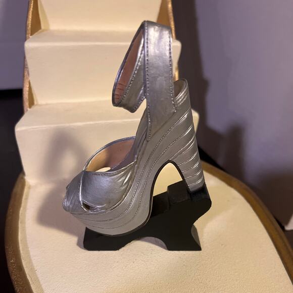 Just the Right Shoe Silver Cloud - Picture 5 of 8